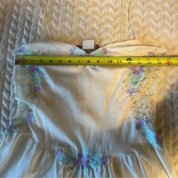 Oscar de la Renta for Swirl Vintage 80’ Ivory Floral EmbroideredNightgown Small - Picture 8 of 10